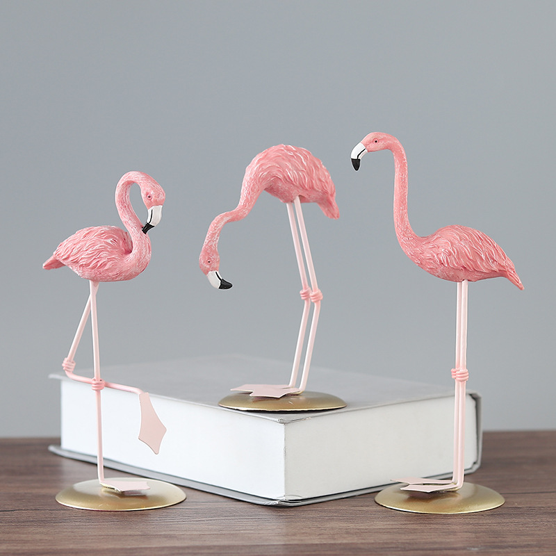 Nordic Wind Pink Flamingo Figu - Home Office With Bookshelves recension och pris